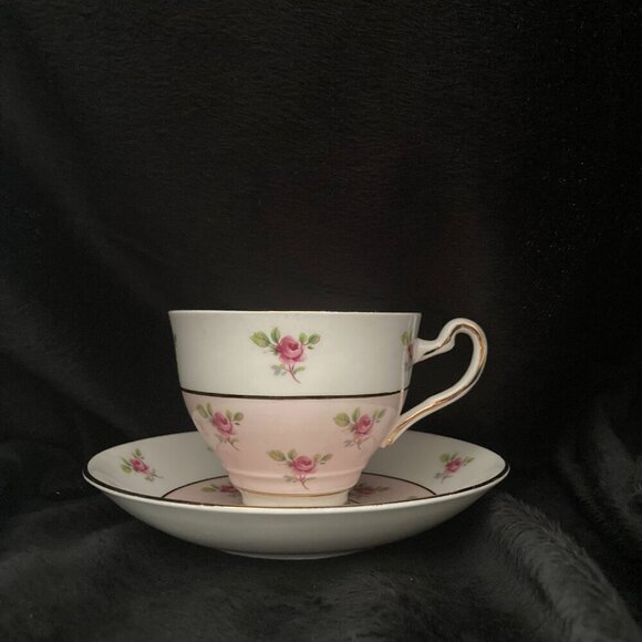 Vintage Elizabethan Taylor and Kent Roses Teacup and Saucer Set - Picture 4 of 6